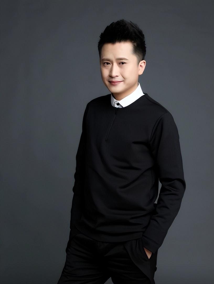 回顾杨帆娶平凡妻子李松奇生下两个女儿日子过得有滋有味