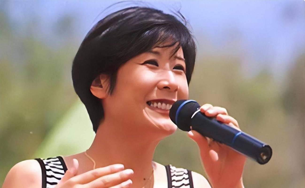 回顾苏小明成名后与前夫离婚出国后加入法国国籍现回国当演员