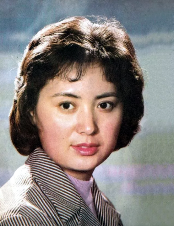 回顾演员温玉娟低调嫁平凡丈夫恩爱几十年晚年生活幸福美满