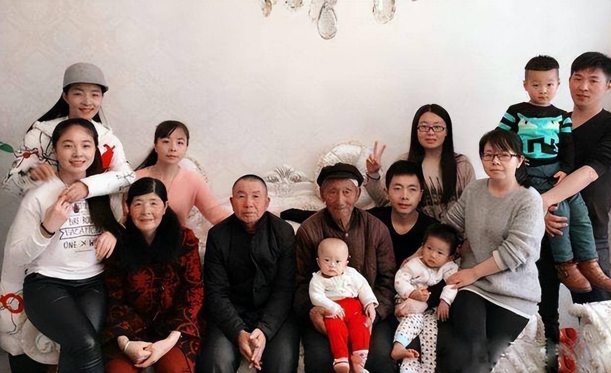 回顾王二妮和李飞结婚8年成名后给父母买房带着丈夫拼事业