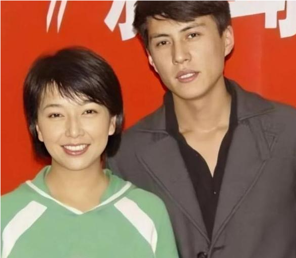 回顾隋俊波父亲禁止她恋爱错过靳东嫁父亲看准的女婿怎样了