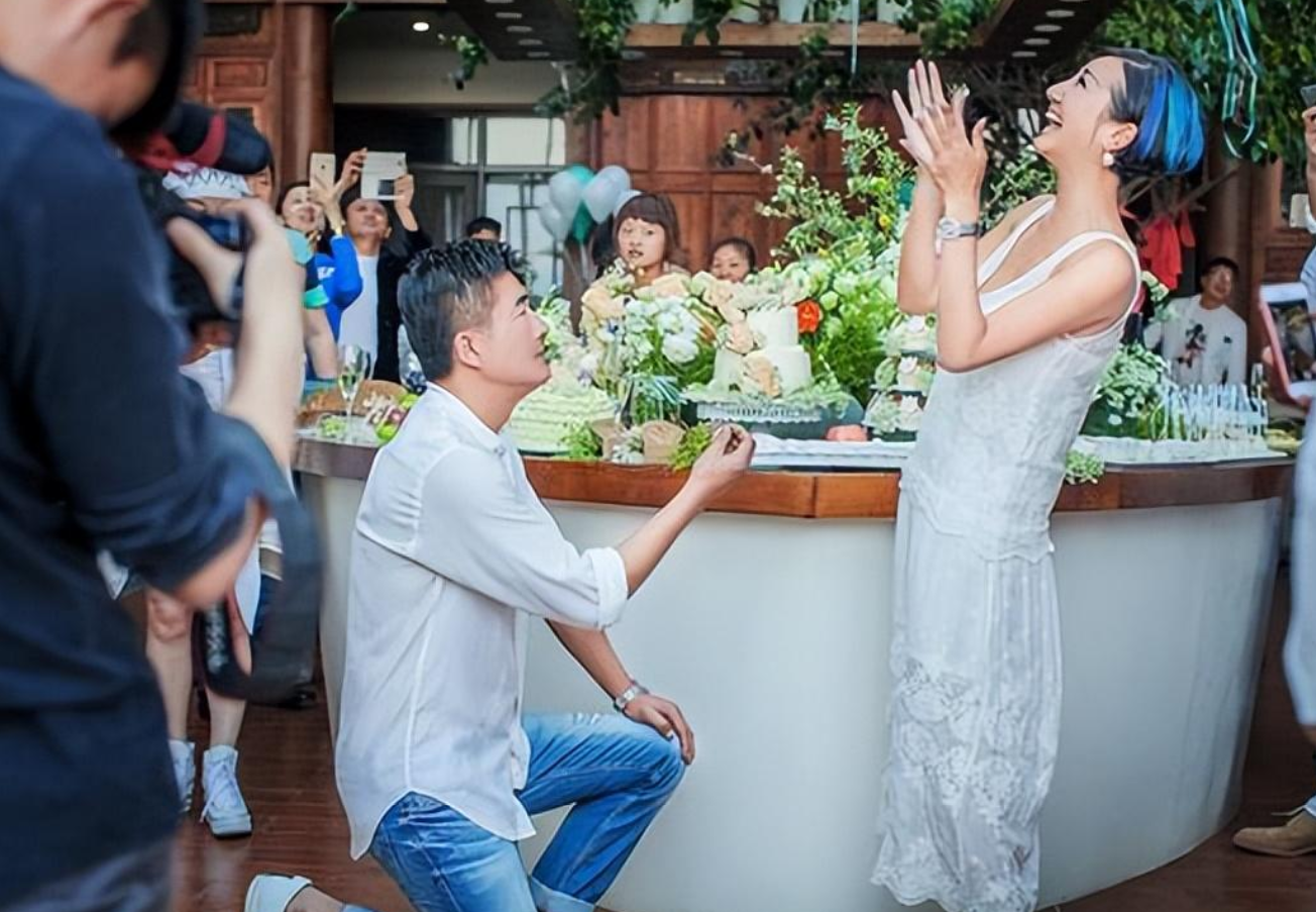 回顾高曙光51岁娶小16岁女富豪从相识结婚怀孕他们只用了6个月