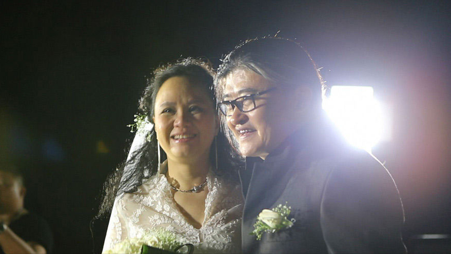 回顾刘欢父母都已去世他忍受病痛折磨担心大龄女儿的婚事