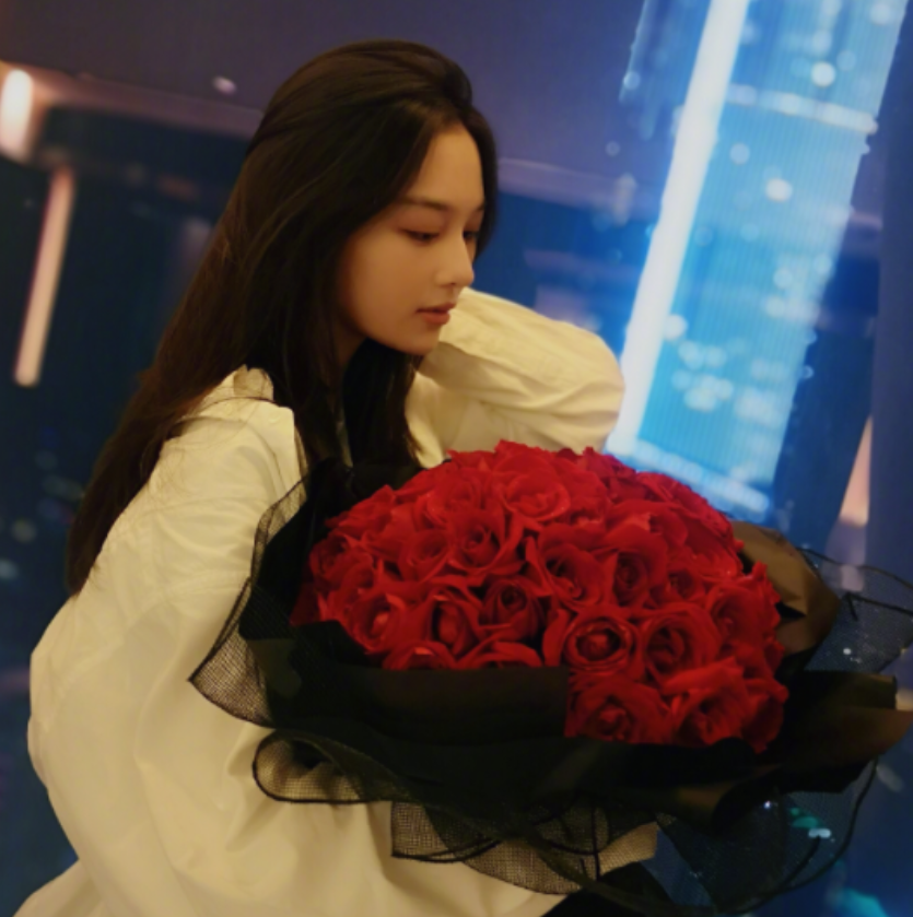 回顾嫁给军三代何捷生下一个女儿张馨予的生活幸福吗