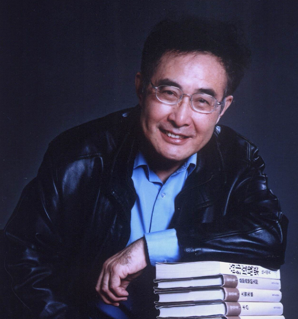 陆川1971年出生在新疆,他的父亲是著名作家陆天明,曾创作过剧本