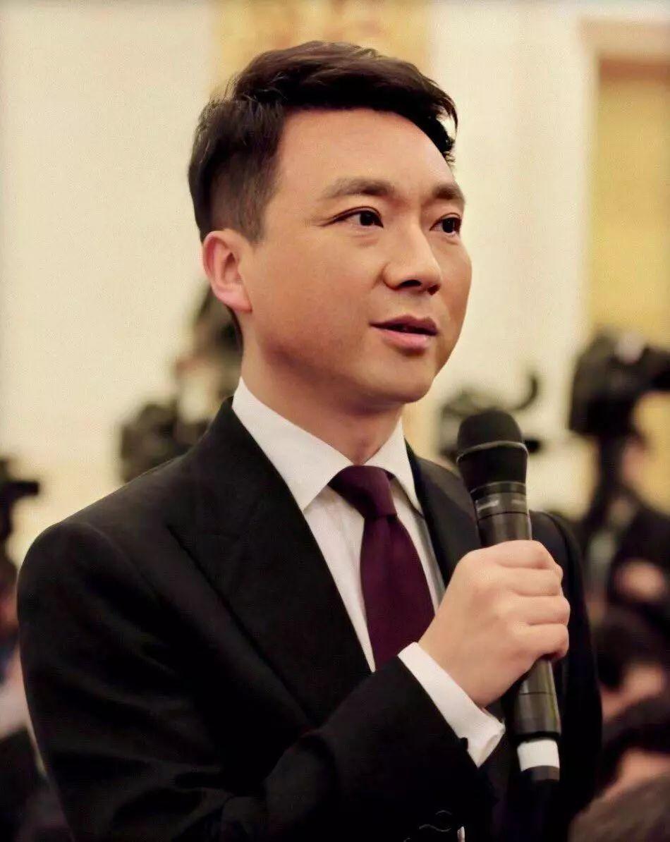 回顾央视一哥康辉坚持丁克23年52岁的他坦言自己后悔了