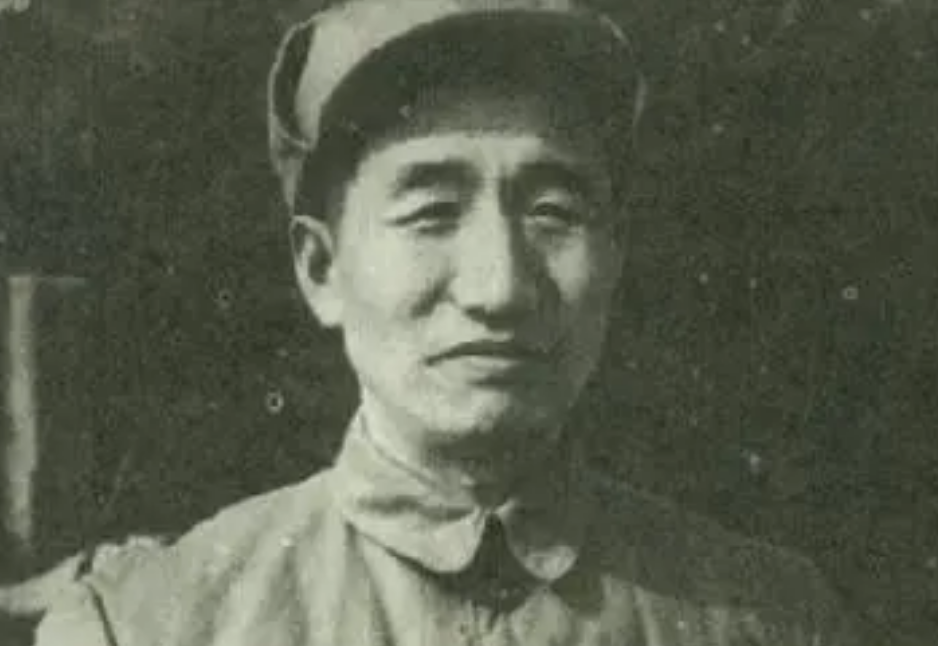 徐向前原名徐象谦,在祖父徐鹤林那一代,便是当地的经商大户,小有名气.