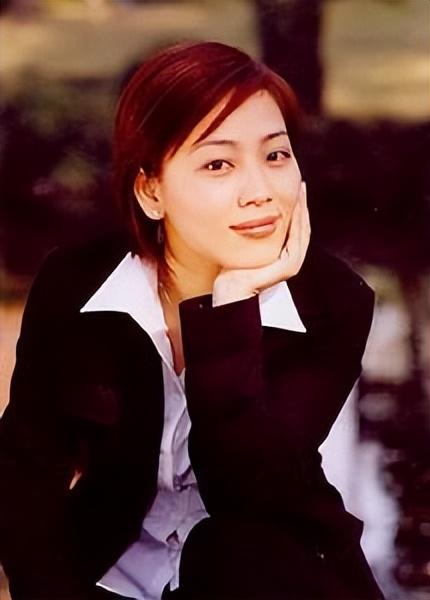 1972年,劳春燕出生在我国的浙江绍兴,十分著名的黄酒之乡,也是鲁迅