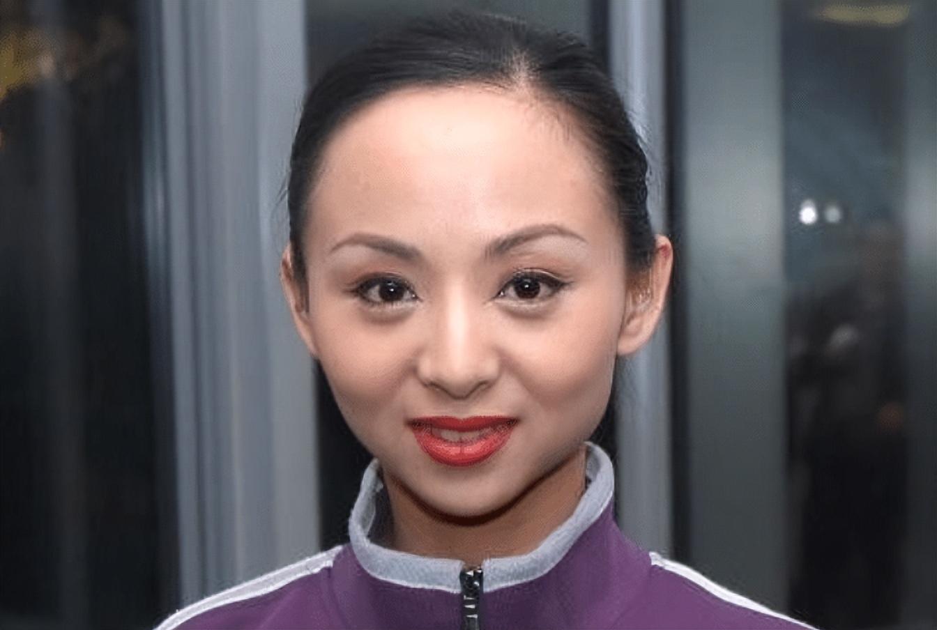 回顾千手观音邰丽华2岁失聪27岁拒绝富商下嫁理工男46岁怎样了