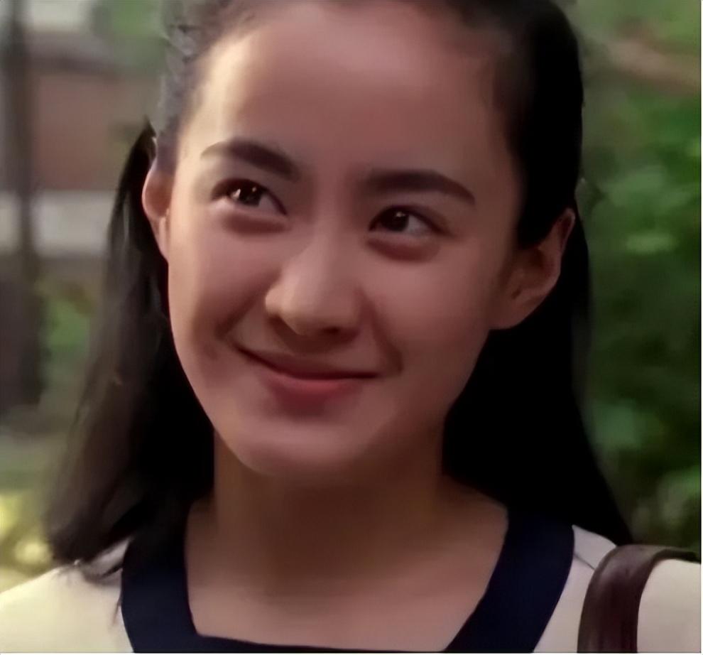 一开始剧雪只是觉得热闹,而且看着那些演员,很是风光