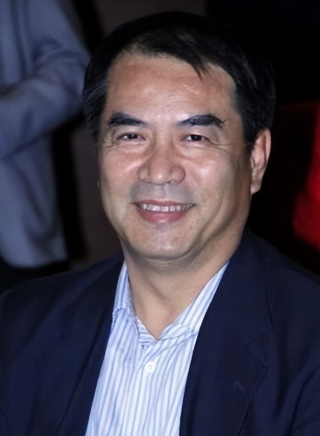 回顾老干部廖京生二婚娶了何睛为妻如今他的婚姻状况如何