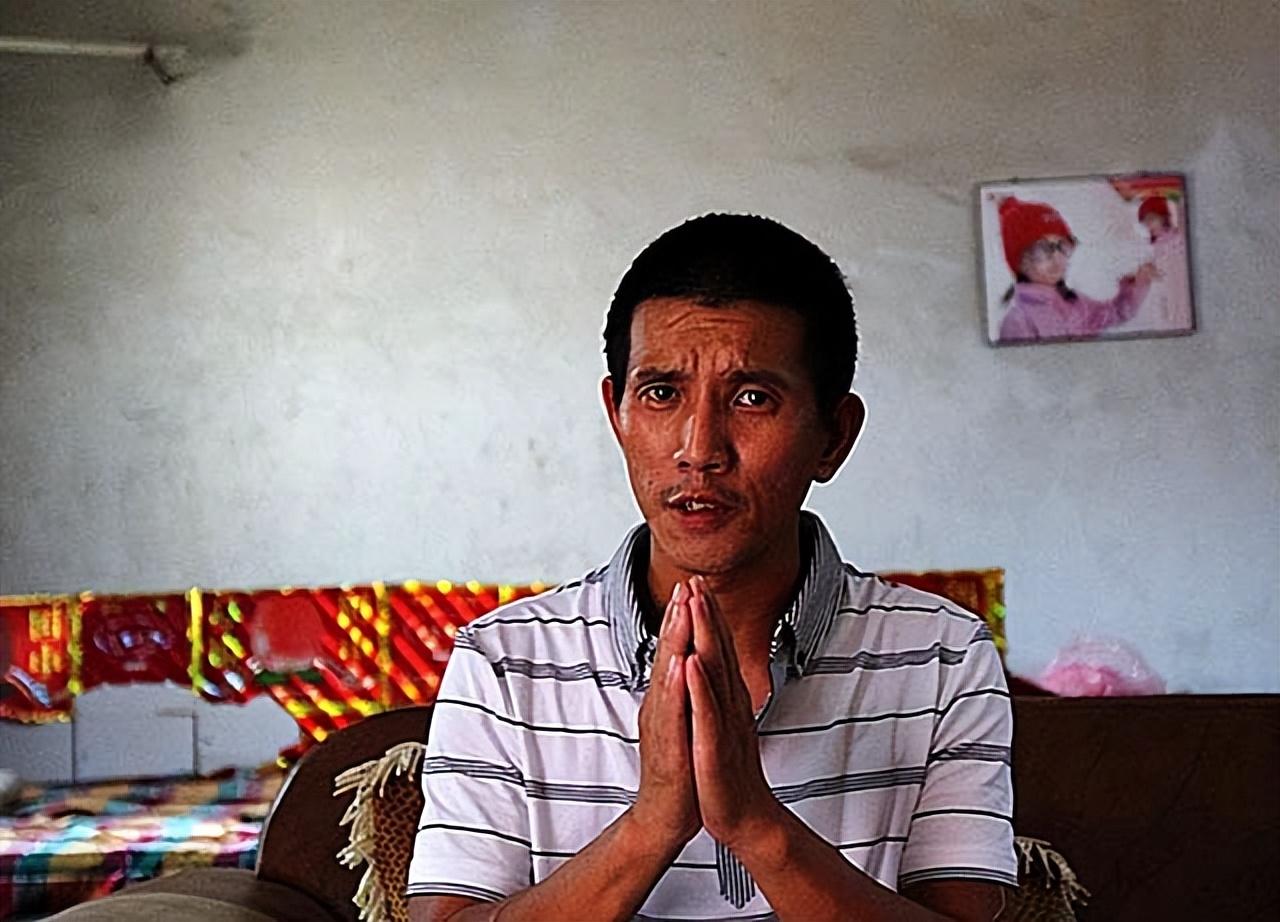 "旭富一号"被劫持后,张磊磊等人一直被关押在各自的房间里,房门外有