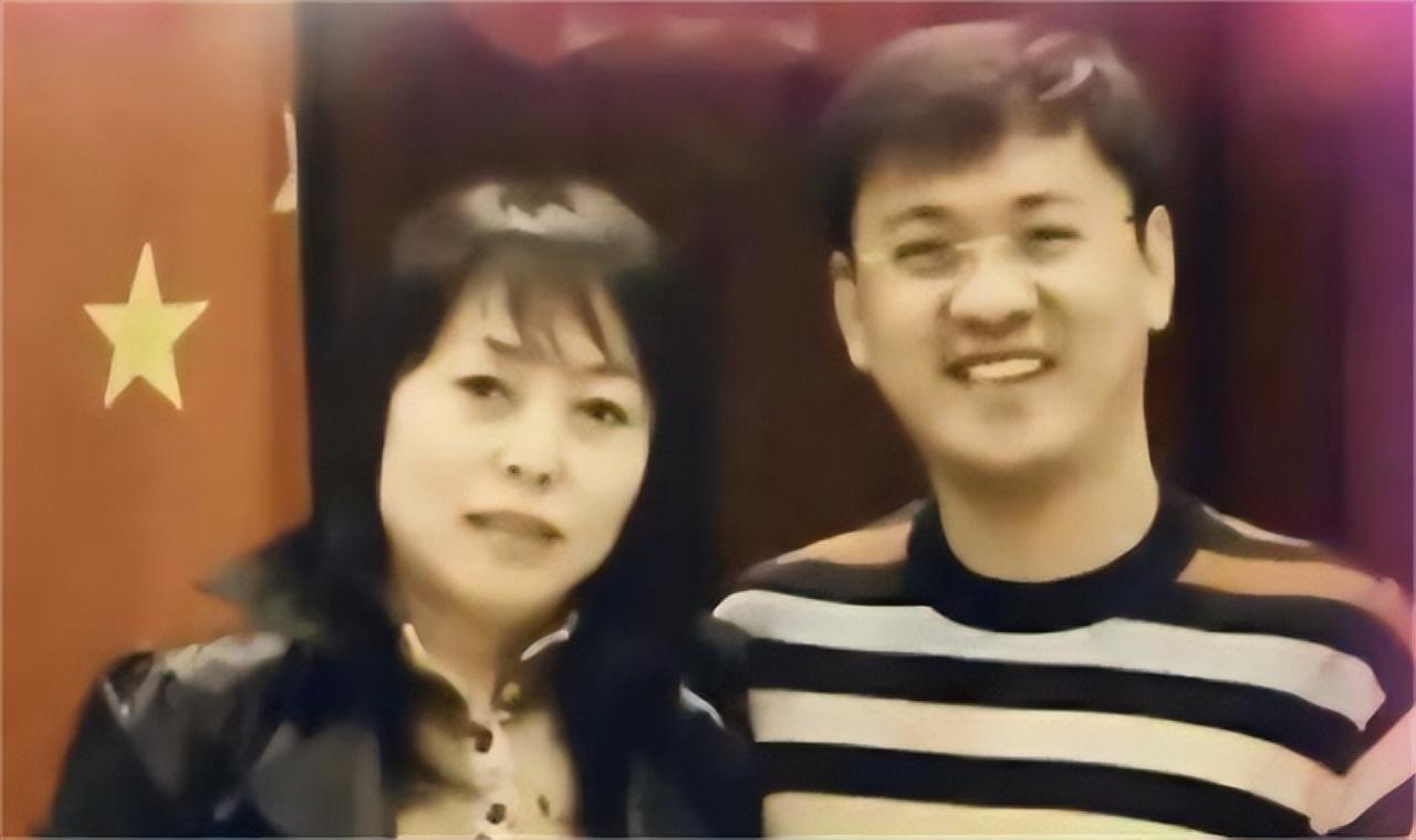 2004年女老板改嫁小19岁员工50岁生下3胞胎3年后当前夫证婚人