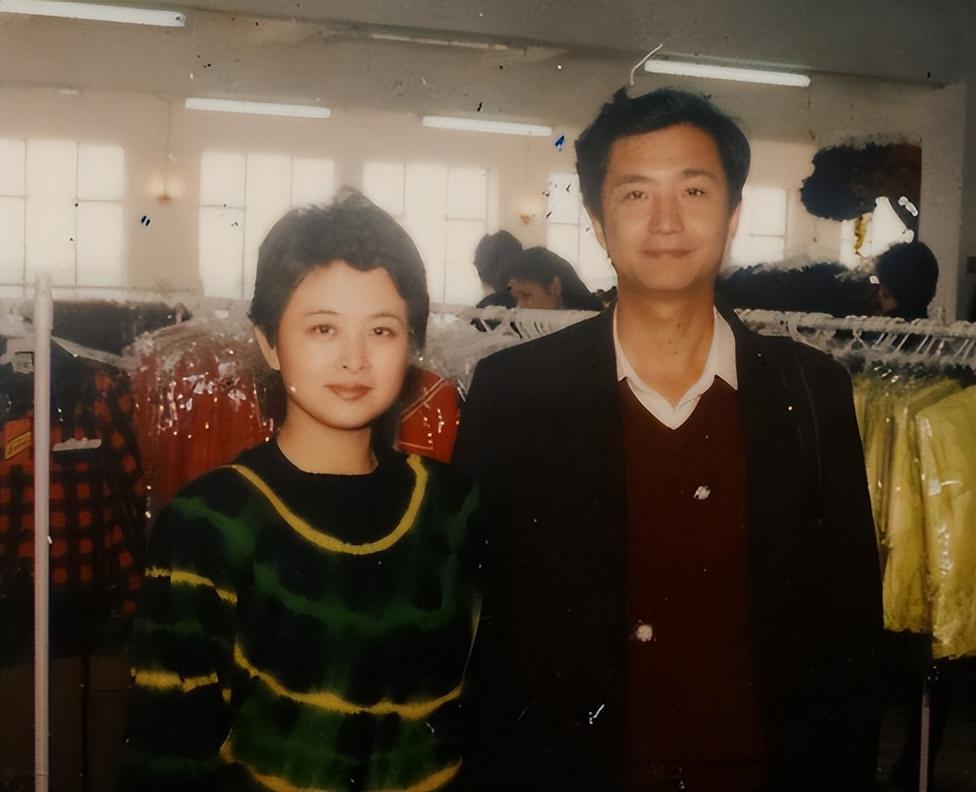 此时肖晓琳的丈夫特别体谅妻子的难处,主动站出来承担了家里的大事