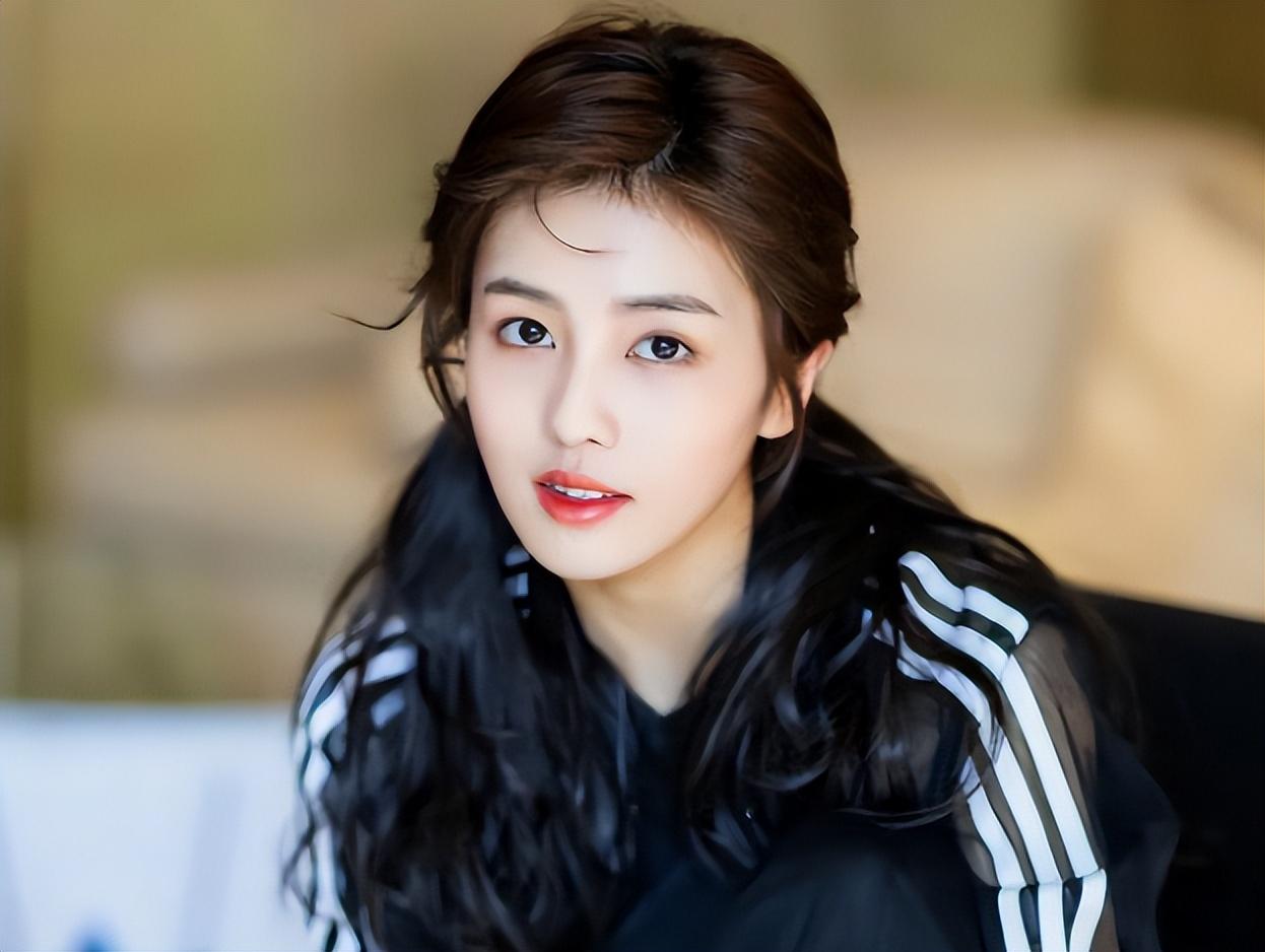 "人设"崩塌白鹿