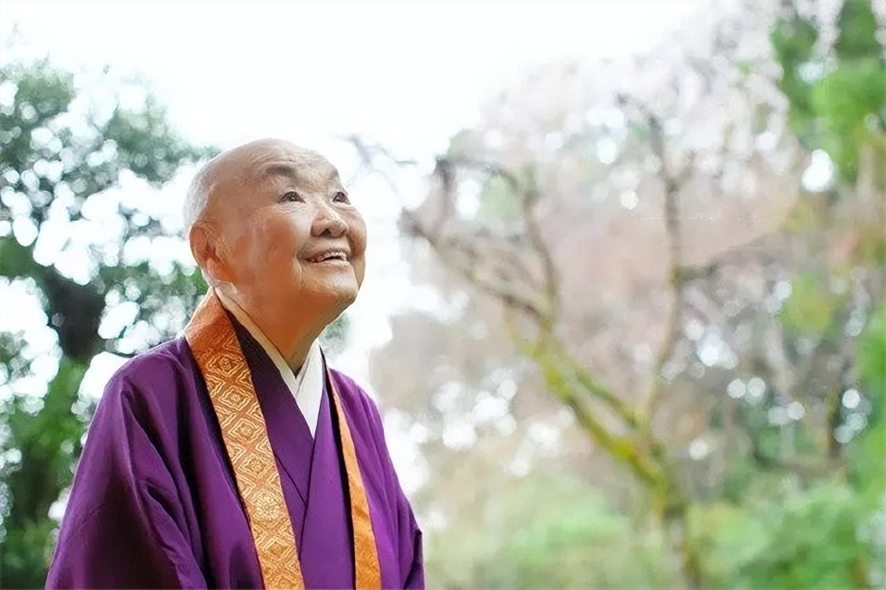 回顾日本99岁女尼姑入了佛门40多年偷情迎欢称愧对中国