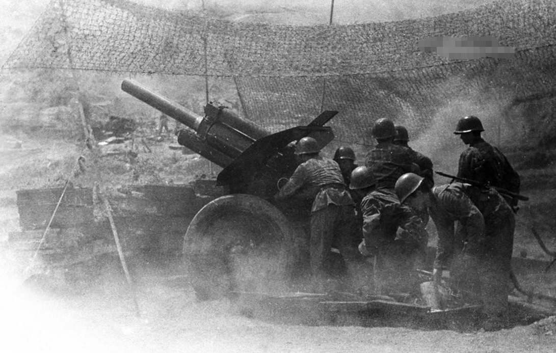 40年前中越炮战有多惨?我军一天就打完3400吨炮弹,战场横尸遍野