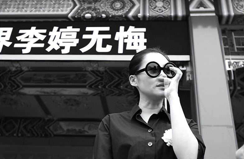 回顾演员李婷去世10年后前夫带女儿再婚弟弟的做法让人心寒