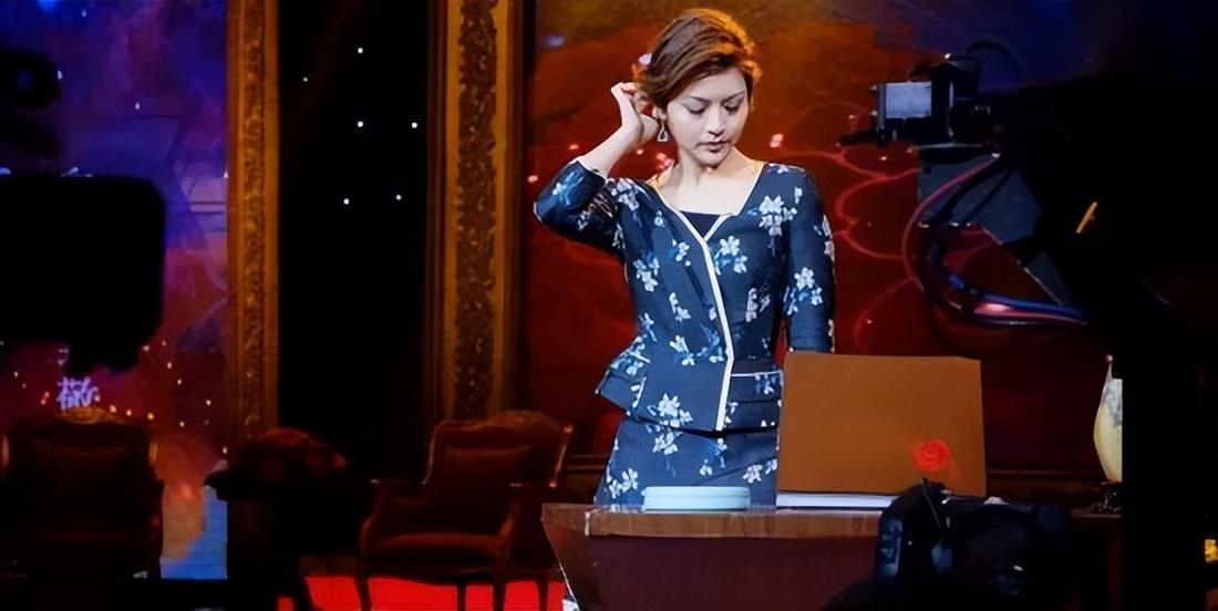 回顾央视孟盛楠42岁仍未婚无子女是父母的骄傲也是他们的心病