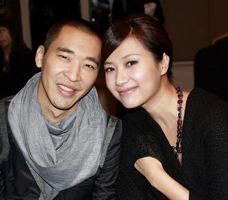 回顾恋爱14年却不结婚阅人无数的徐静蕾她在追求什么