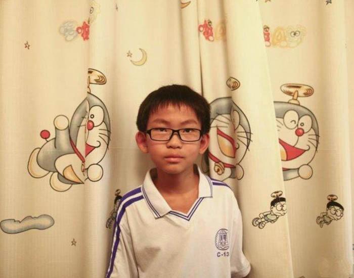 2009年,农场"偷菜"盛行网络,8岁的汪正扬也经不住诱惑,经常悄悄躲着