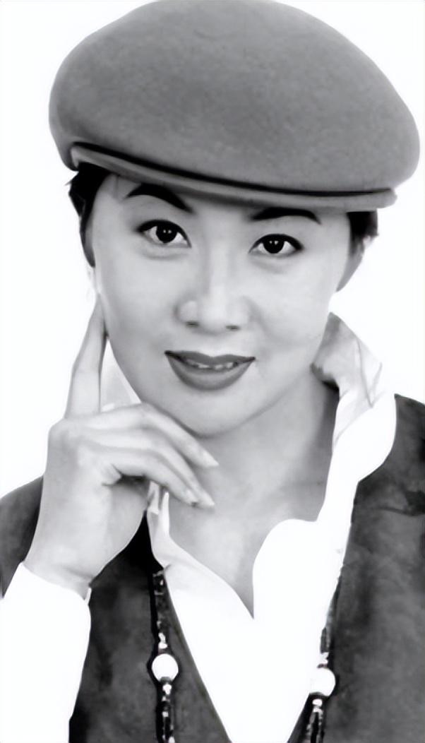 回顾演员李媛媛去世20年后丈夫誓不再婚儿子的坚持让人泪目