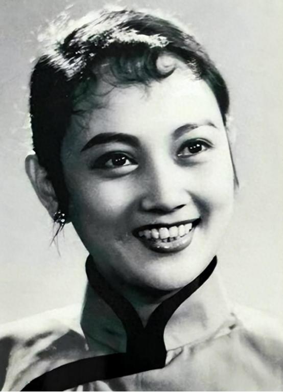 回顾坎坷艺术家王晓棠儿子病逝后丈夫又早逝人生与风霜共舞