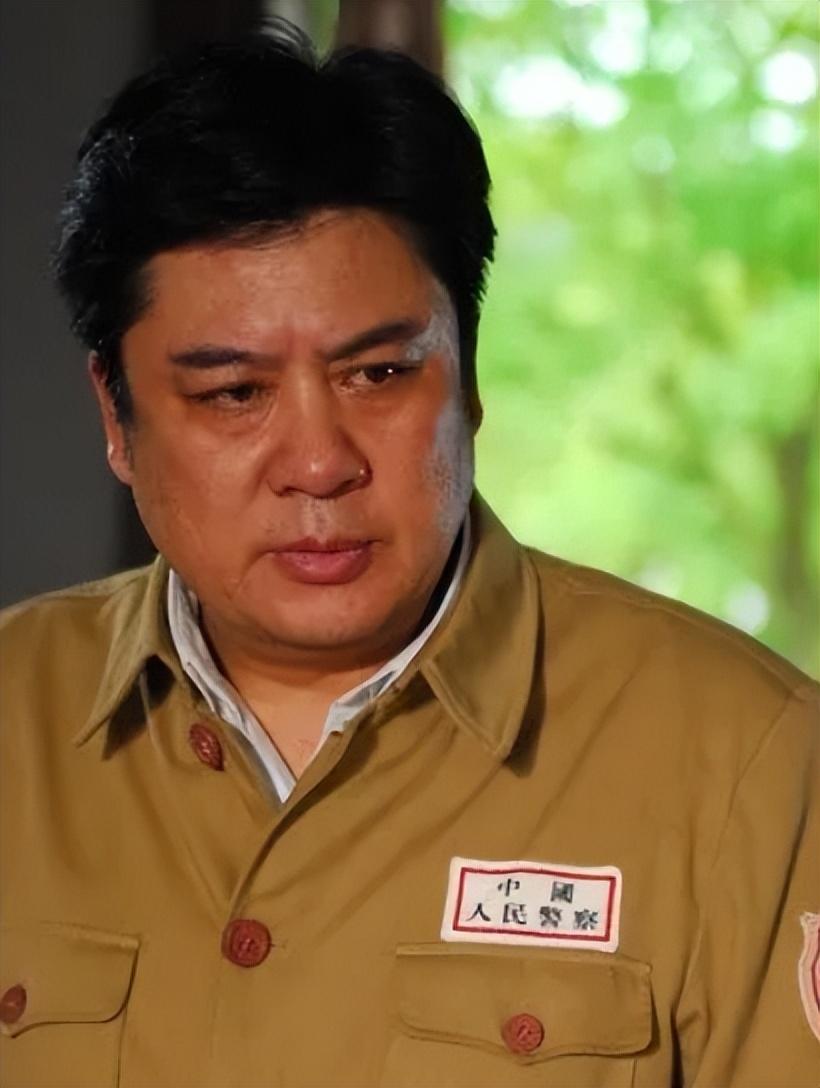 直到2003年,张潮接演《一双绣花鞋》,遇到了一个叫做艾丽玛的女演员.