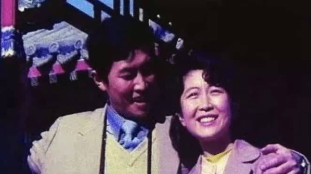 回顾唐国强的女儿唐莉我的早逝母亲我的再婚父亲我带泪亲情