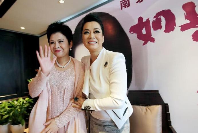 回顾国家一级演员董文华22岁嫁初恋23岁走红38岁跌落神坛