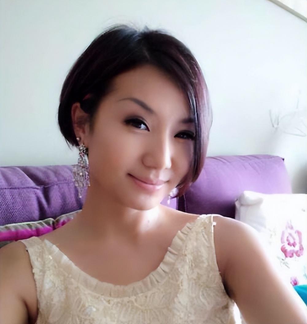 回顾高曙光51岁娶小16岁女富豪从相识结婚怀孕他们只用了6个月