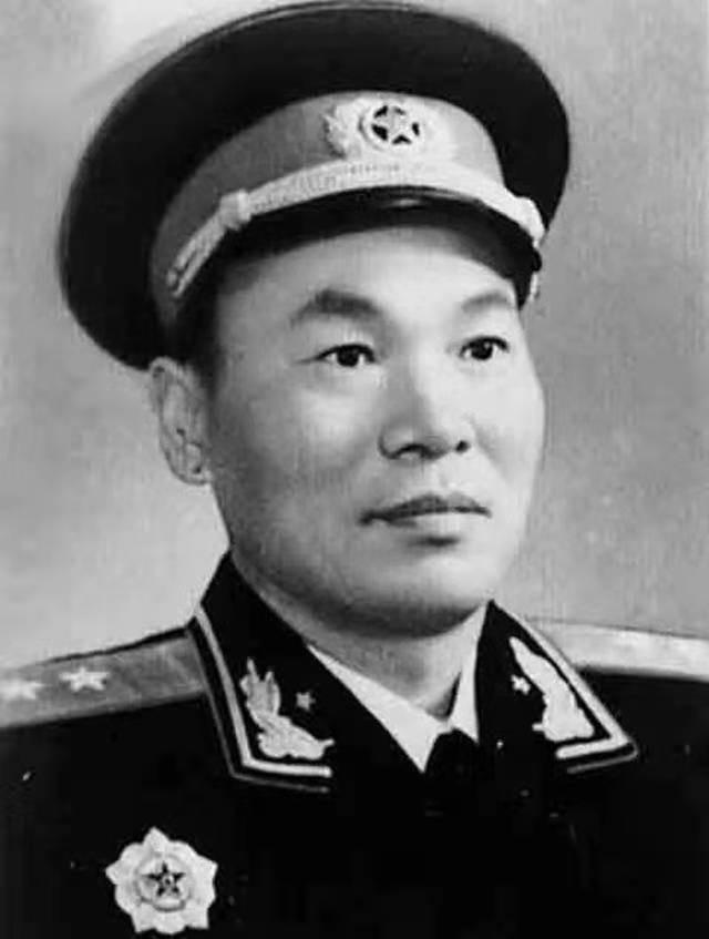 负责守卫延安八个主力团的团长在解放后都被授予了什么军衔