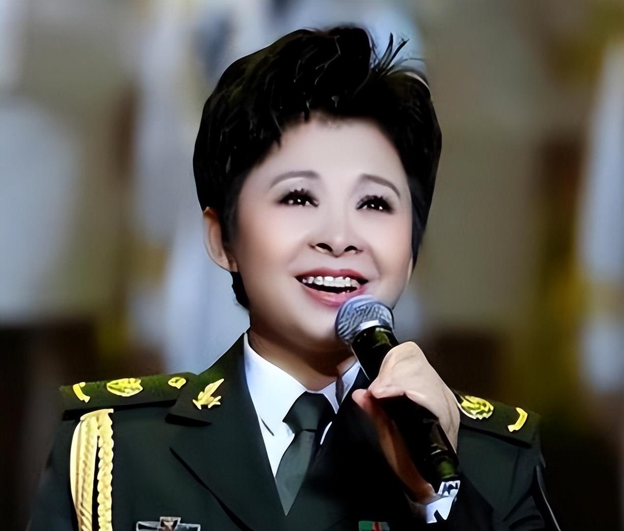 但是没想到审问中还有意外收获,那就是曾经那张给董文华"定罪"的照片