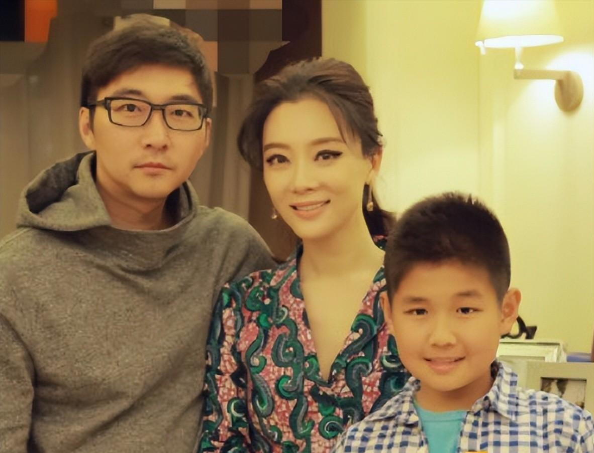 回顾陈数为继子放弃生育目睹丈夫梅开三度不离婚她到底图什么