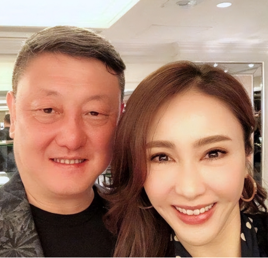 韩磊的老婆图片