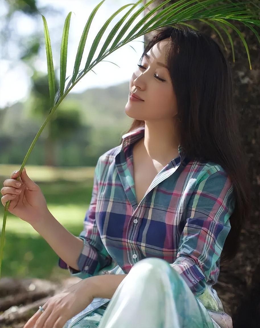 回顾原来53岁至今未婚的杨钰莹才是真正的人生赢家