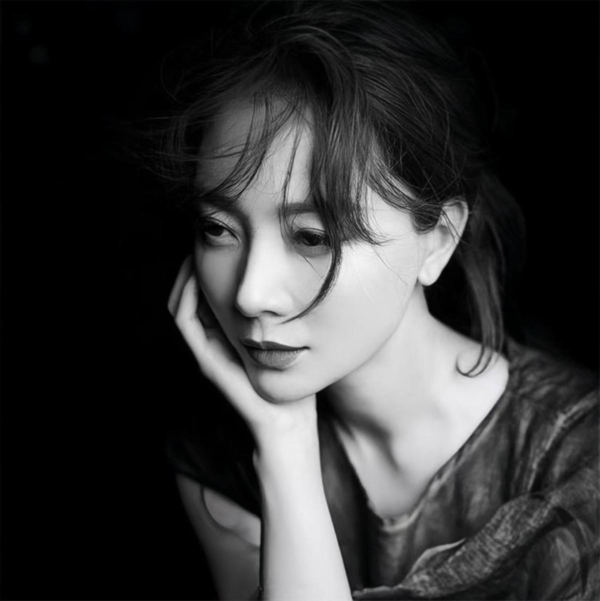 回顾演员陈数34岁嫁2婚男一生不要自己的孩子当后妈也幸福