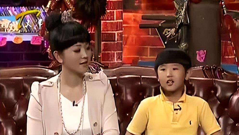 回顾主持人方琼嫁大8岁领导为闪婚大丈夫生儿子活成人生赢家