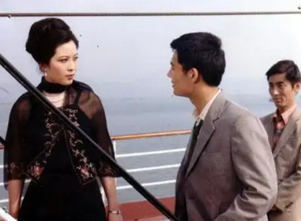 回顾演员杨昆58岁无儿无女退休金2500别墅被拍卖今怎样了