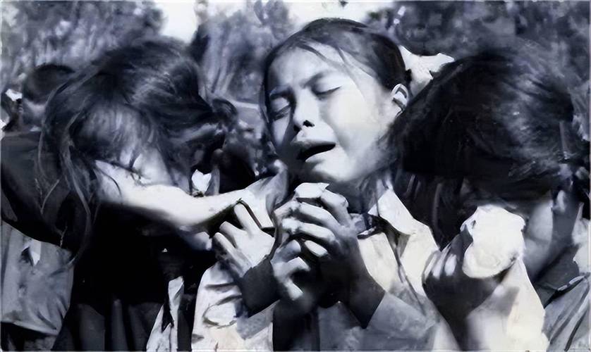 而蒋爱珍当时只是20岁出头的小姑娘,根本承担不住巨大的语言暴力.