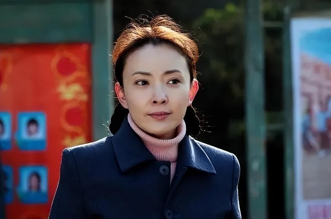 回顾刘威葳从影26年不炒作专心演戏嫁圈外富商今47岁风韵犹存