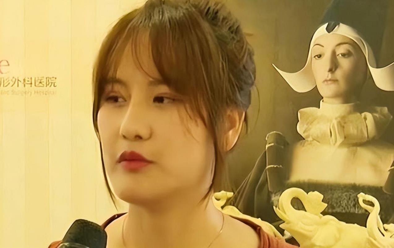 赵宏秋她说:"对不起,我还是想当个老师,这是我一直以来的梦想,我想