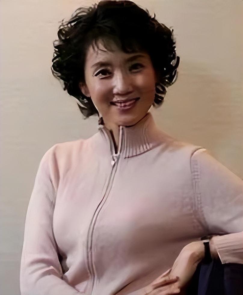 回顾李修平曲折婚姻路42岁找到真爱幸福笑傲江湖