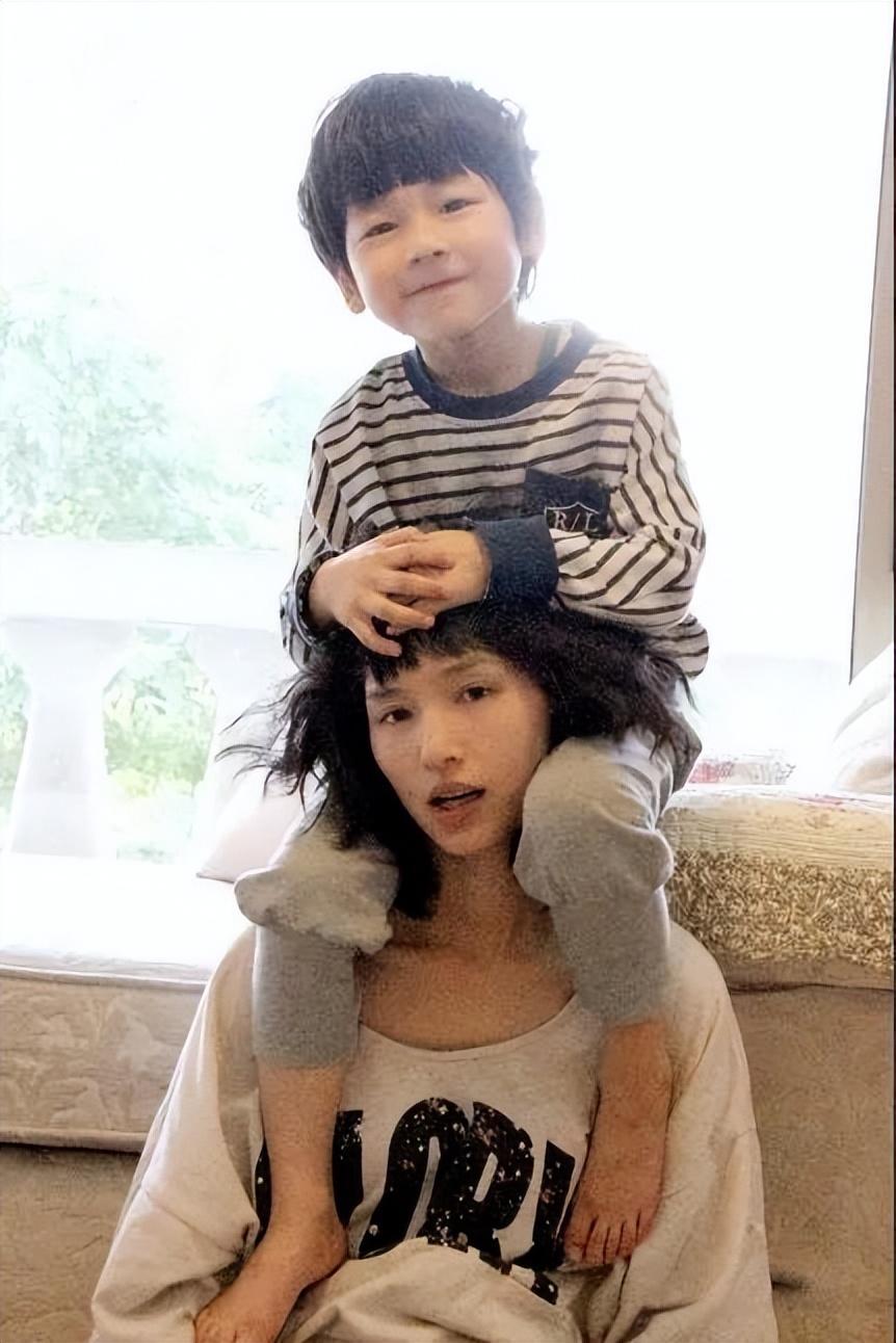 任天野和朱荔莘都是很专一的人,只要恋爱就是奔着结婚去的.