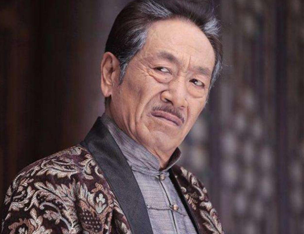 回顾王奎荣:46岁大器晚成,68岁娶小37岁娇妻,76岁一家其乐融融