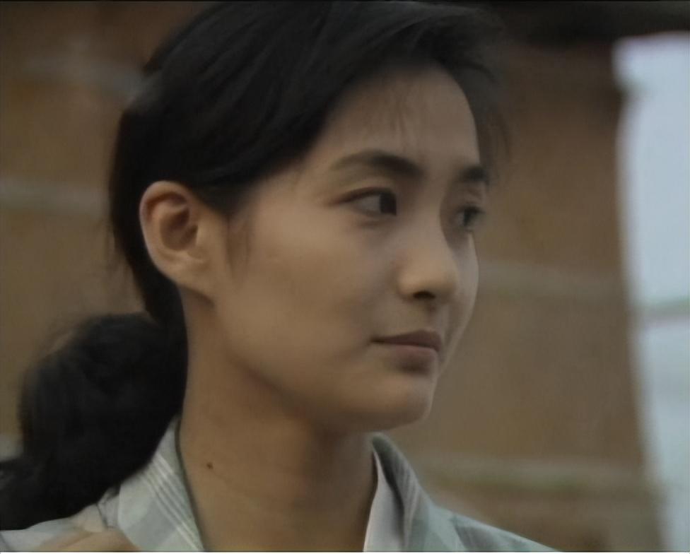 回顾演员李婷去世10年后前夫带女儿再婚弟弟的做法让人心寒