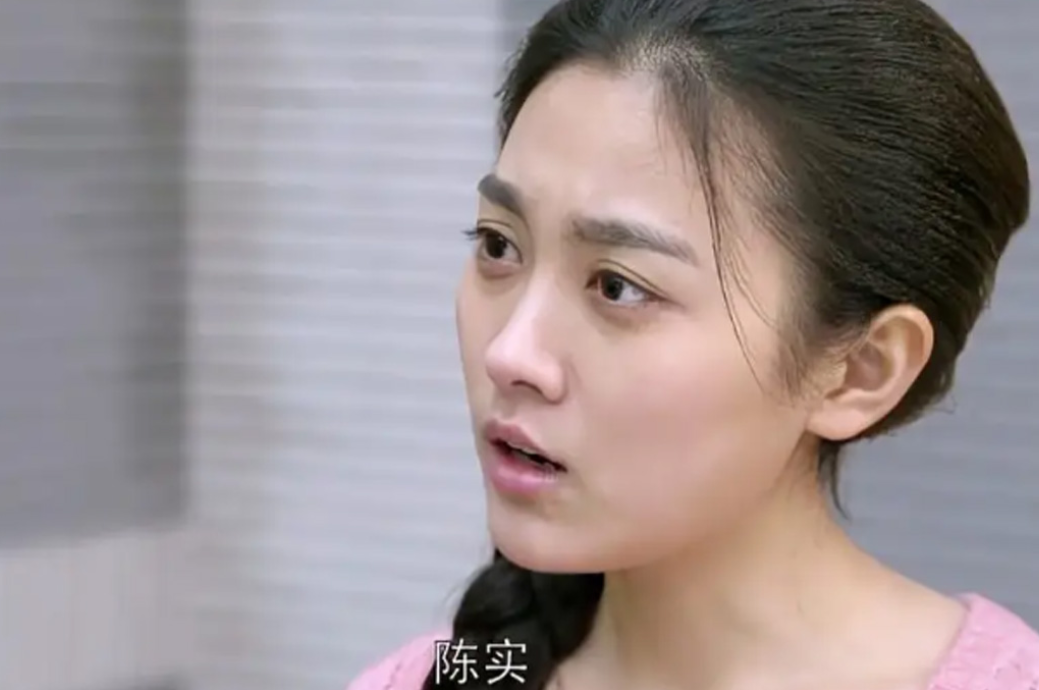 昔日的爱人又一次爱的热烈,无论如何也要给新欢一个名分.