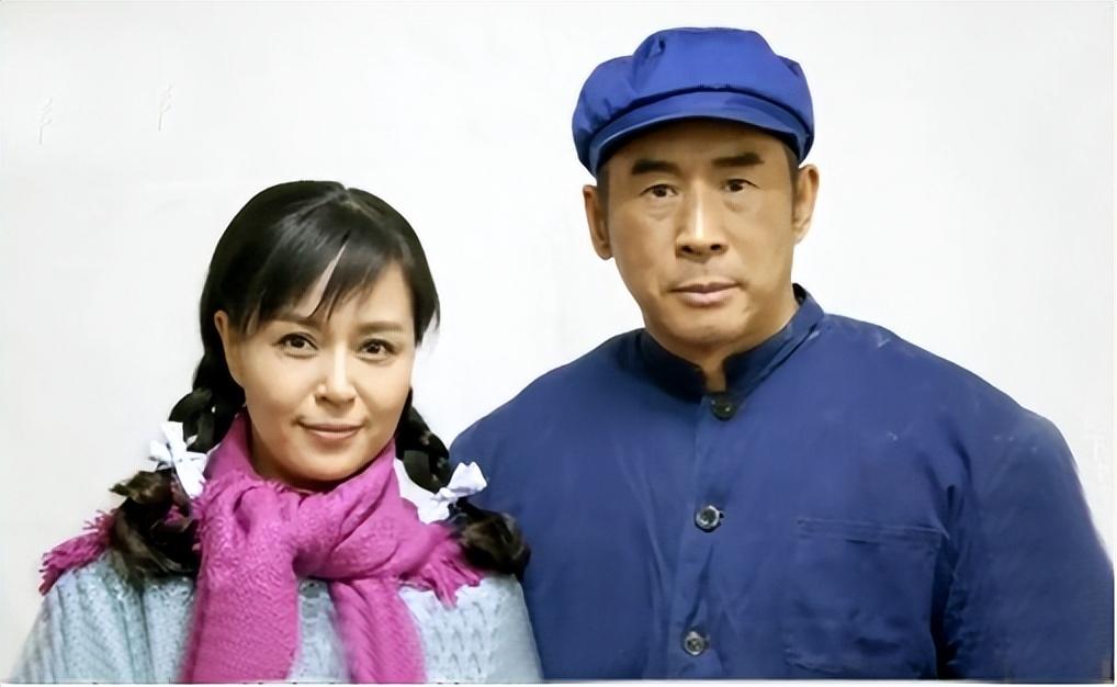 回顾于莉红31岁嫁给马诗红结婚22年没有孩子风光背后有眼泪