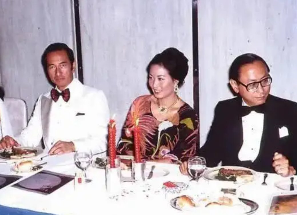 回顾赌王何鸿燊唯一喜欢的女人:她爱极了他,也恨极了他