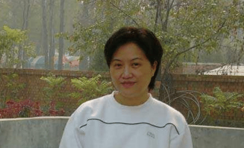 回顾演员李洪涛曾是铁路工人娶老师的女儿一心一意爱了30年